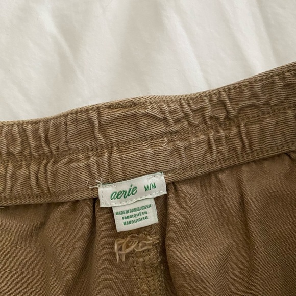 BRAND NEW AERI CARGO SHORTS. Size medium. Camel color high waisted. - Picture 3 of 5